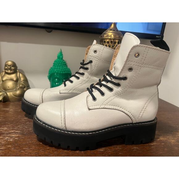 UO Juliette Lace Up Leather White Platform Combat Lug Sole Boots 8 Grunge Punk - Picture 2 of 7